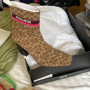 Coach stretch boots